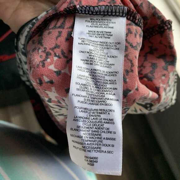 Abstract Artsy Y2K Kasper Separates petite Red Black Sleeveless Blouse Size PL - Picture 5 of 6